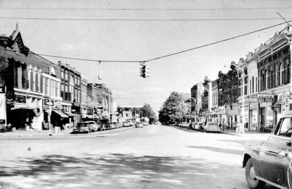 Ideal Theatre - Old Photo (newer photo)